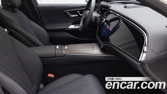 Mercedes-Benz E-Class 2025 — Фото 12/20