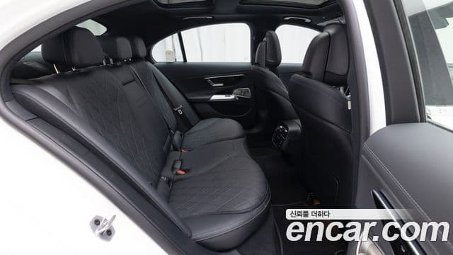 Mercedes-Benz E-Class 2025 — Фото 13/20