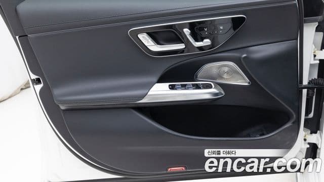 Mercedes-Benz E-Class 2025 — Фото 15/20