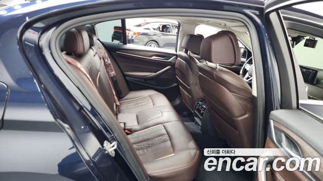 BMW 5 Series 2020 — Фото 10/20