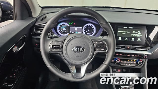 Kia Niro 2021 — фото 13 из 20