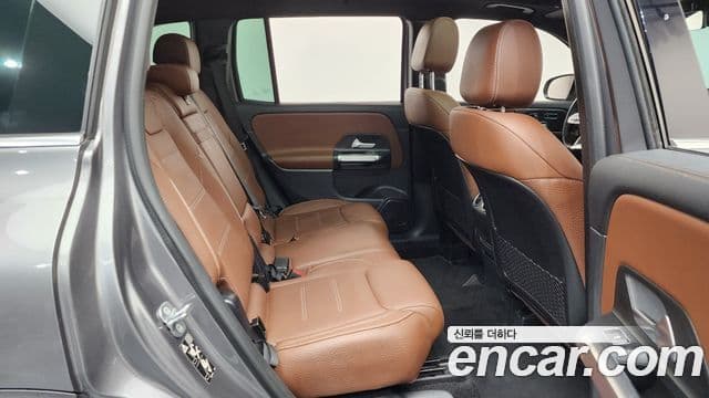 Mercedes-Benz GLB-Class 2023 — Şəkil 11/20