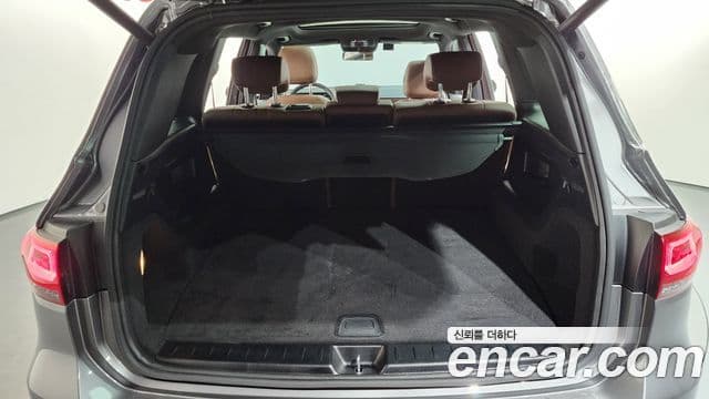 Mercedes-Benz GLB-Class 2023 — Şəkil 17/20