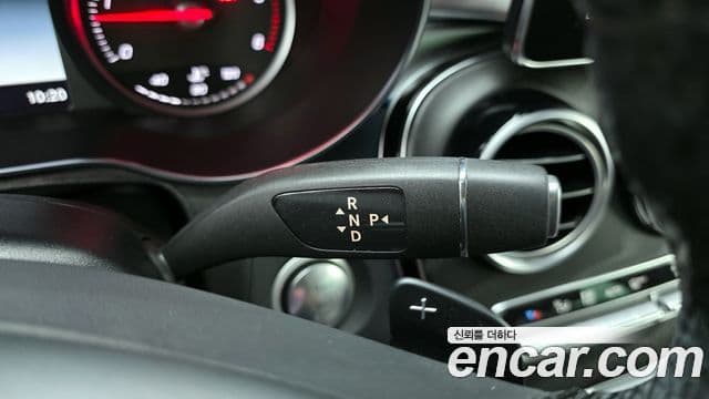 Mercedes-Benz GLC-Class 2018 — Şəkil 9/20