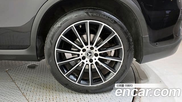 Mercedes-Benz GLC-Class 2018 — Photo 2/30