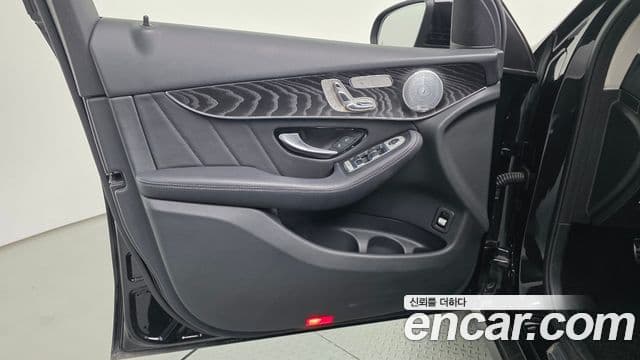Mercedes-Benz GLC-Class 2018 — Photo 30/30