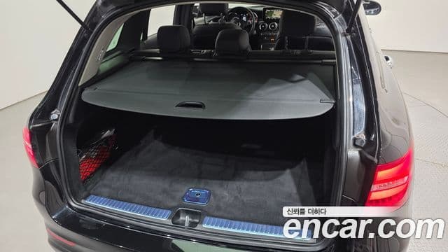 Mercedes-Benz GLC-Class 2018 — Photo 21/30