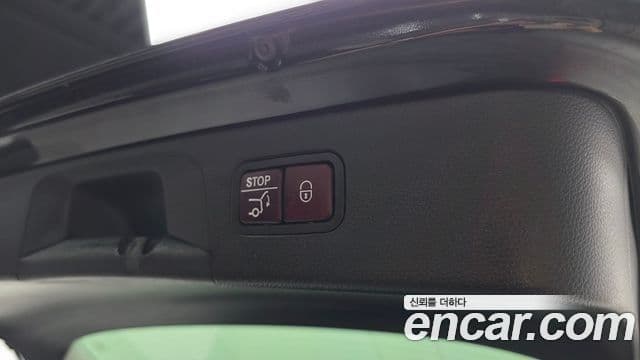 Mercedes-Benz GLC-Class 2018 — Photo 18/30