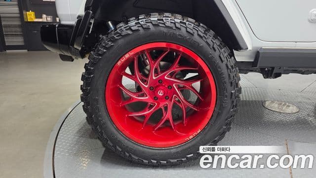 Jeep Wrangler 2020 — Photo 19/20