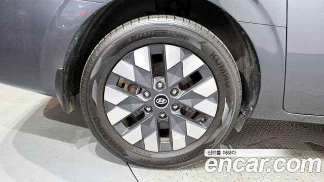 Hyundai Staria 2021 — ფოტო 5/20