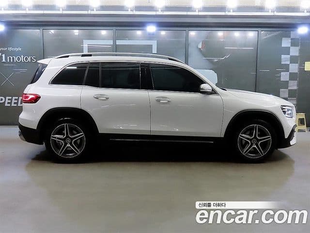Mercedes-Benz GLB-Class 2021 — Фото 2/20