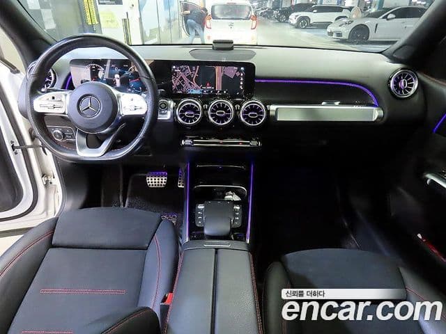 Mercedes-Benz GLB-Class 2021 — Фото 9/20