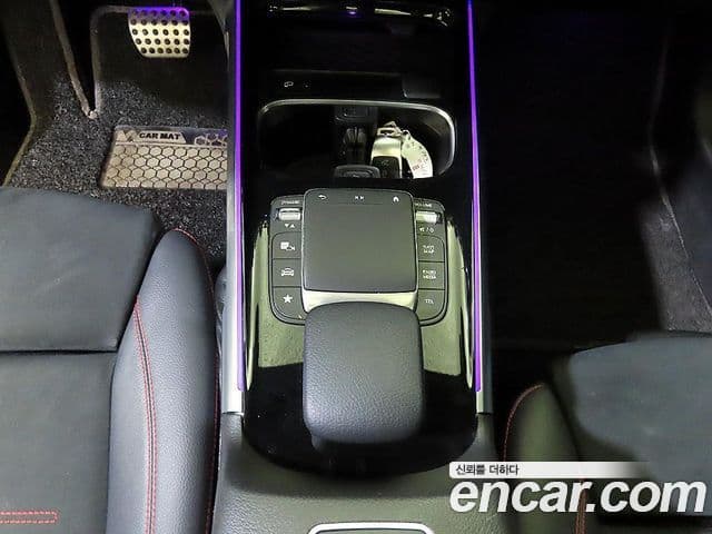 Mercedes-Benz GLB-Class 2021 — Фото 11/20