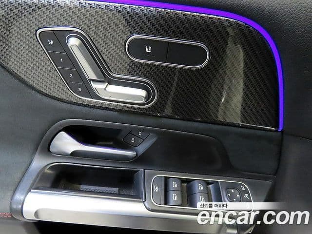 Mercedes-Benz GLB-Class 2021 — Фото 13/20