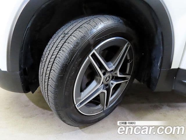 Mercedes-Benz GLB-Class 2021 — Фото 19/20