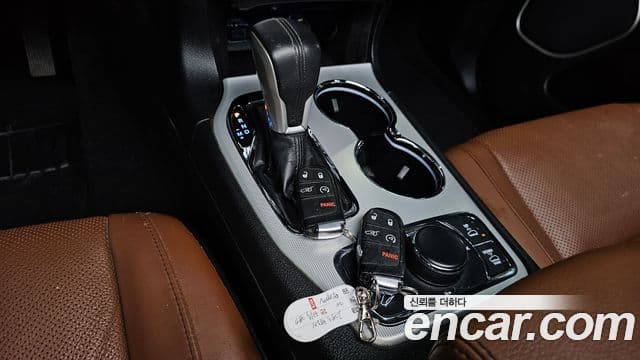 Jeep Grand Cherokee 2020 — ფოტო 13/20