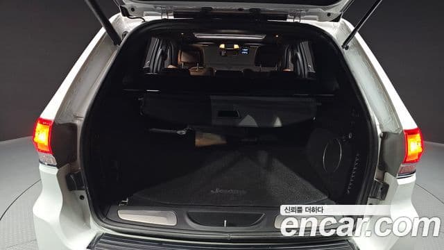 Jeep Grand Cherokee 2020 — Photo 11/31