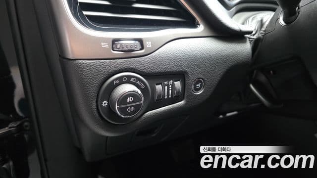 Jeep Cherokee 2021 — Фото 18/20