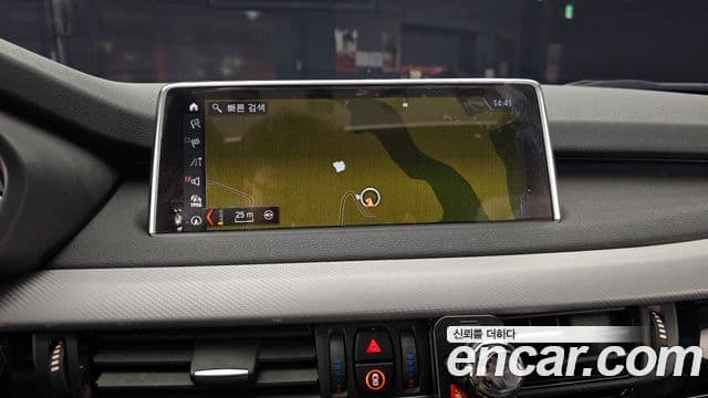 BMW X5 2018 — ფოტო 14/20