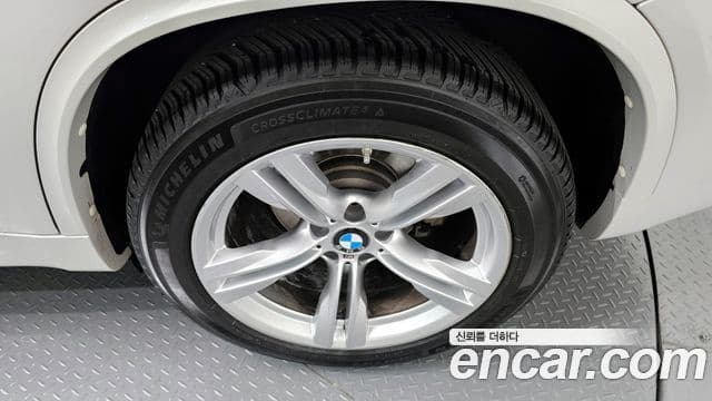 BMW X5 2018 — Şəkil 10/33