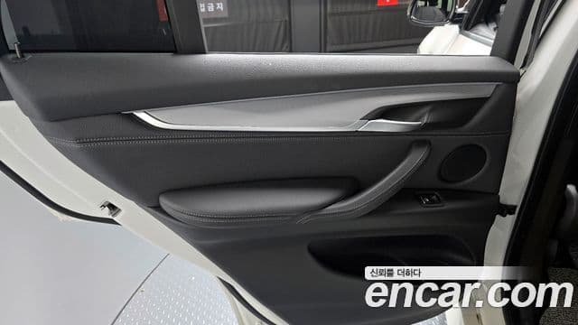 BMW X5 2018 — Şəkil 18/33