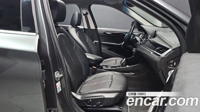 BMW X1 2022 — Photo 14/31