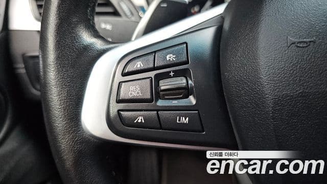 BMW X1 2022 — Photo 16/31