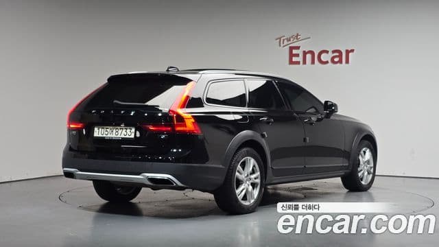 Volvo V90 Cross Country 2018 — ფოტო 2/20