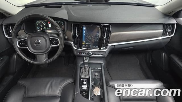 Volvo V90 Cross Country 2018 — ფოტო 7/20