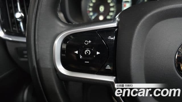 Volvo V90 Cross Country 2018 — ფოტო 18/20