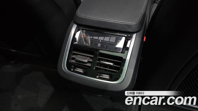 Volvo V90 Cross Country 2018 — ფოტო 19/20