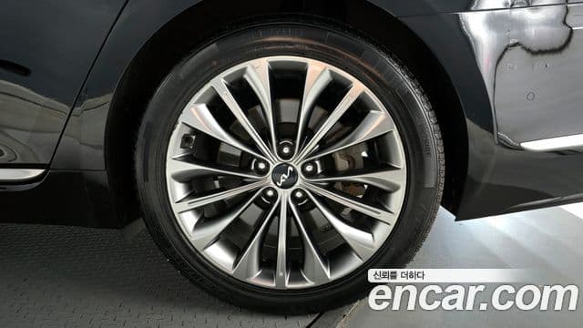 Kia The K9 2022 — Photo 30/30