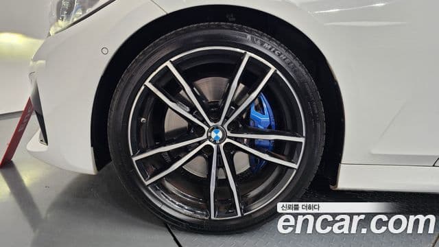 BMW 3 Series 2022 — ფოტო 5/20