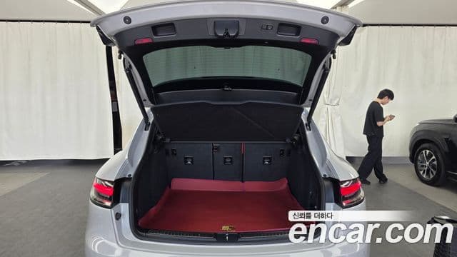 Porsche Macan 2023 — фото 20 из 20