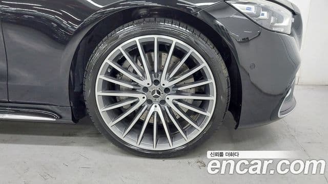Mercedes-Benz S-Class 2025 — Photo 13/17