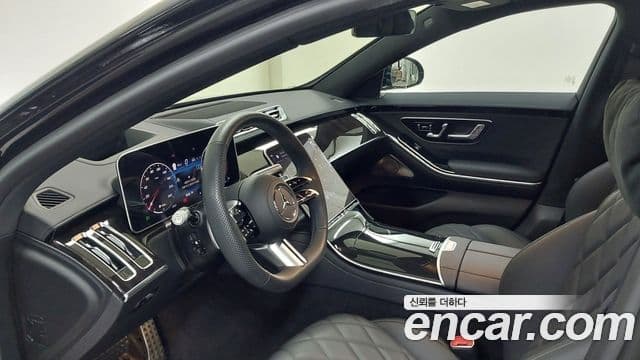 Mercedes-Benz S-Class 2025 — Photo 14/17