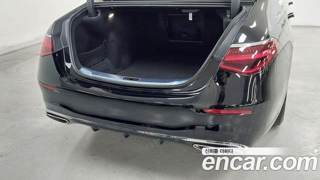 Mercedes-Benz S-Class 2025 — Photo 7/17
