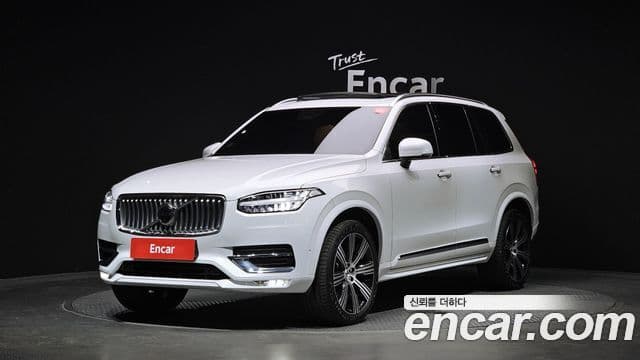 Volvo XC90 2023 — Фото 1/20