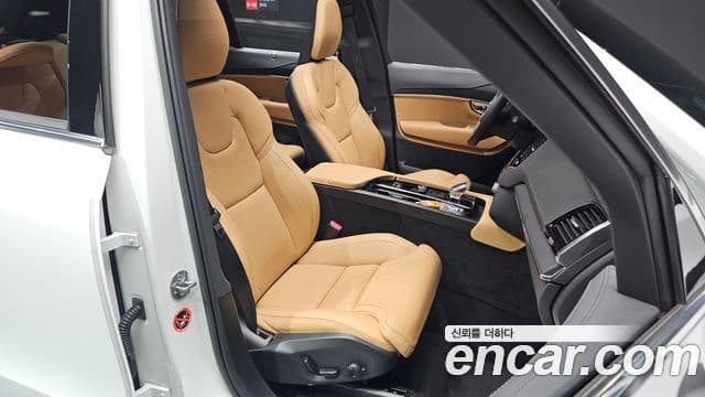 Volvo XC90 2023 — Фото 12/20