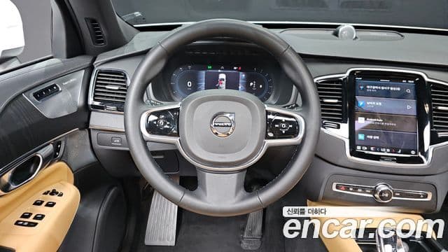 Volvo XC90 2023 — Фото 13/20