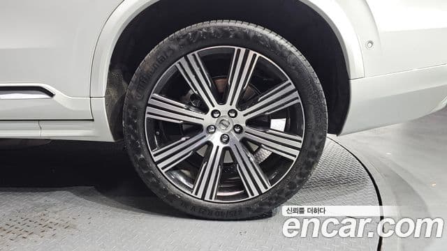 Volvo XC90 2023 — Photo 5/32