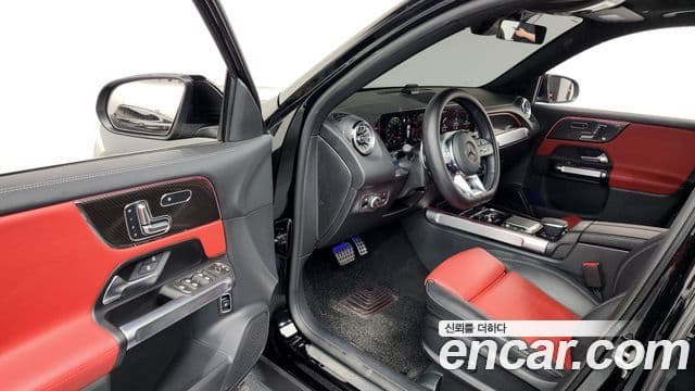Mercedes-Benz GLB-Class 2023 — Şəkil 10/20