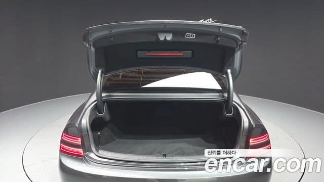 Genesis Electrified G80 2020 — Şəkil 19/20