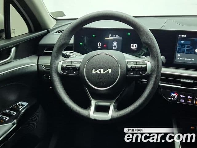 Kia K5 2024 — ფოტო 6/19