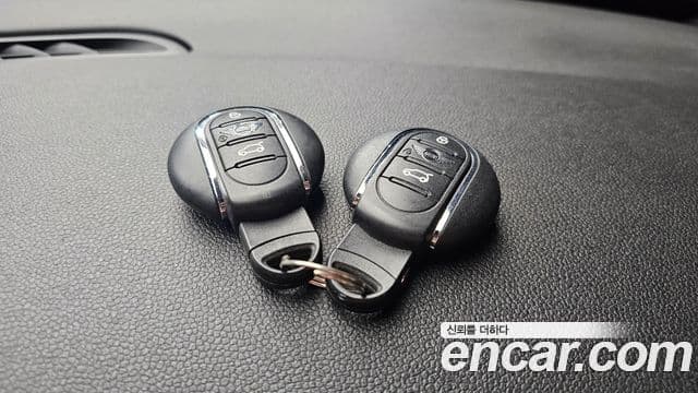 Mini Cooper S Convertible 2019 — Şəkil 17/20