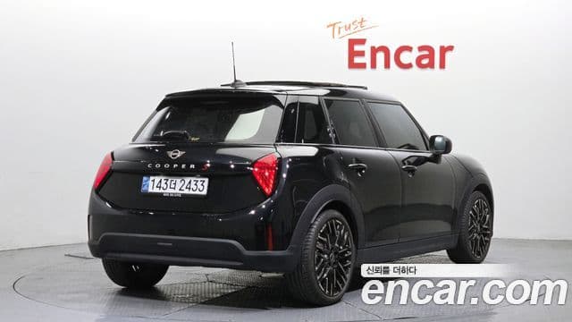 Mini Cooper S 2024 — ფოტო 2/20