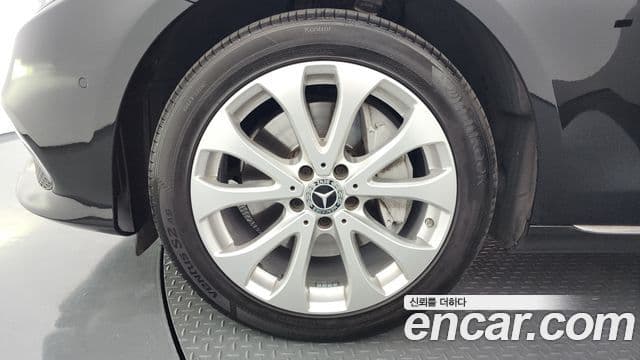 Mercedes-Benz E-Class 2018 — Şəkil 5/20