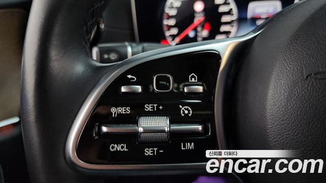 Mercedes-Benz E-Class 2018 — фото 18 из 20