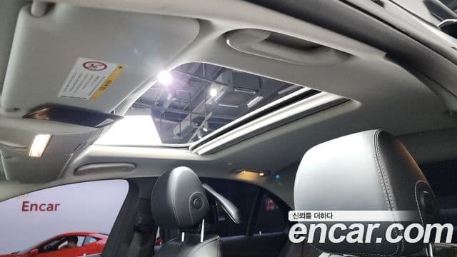 Mercedes-Benz E-Class 2018 — Şəkil 19/20