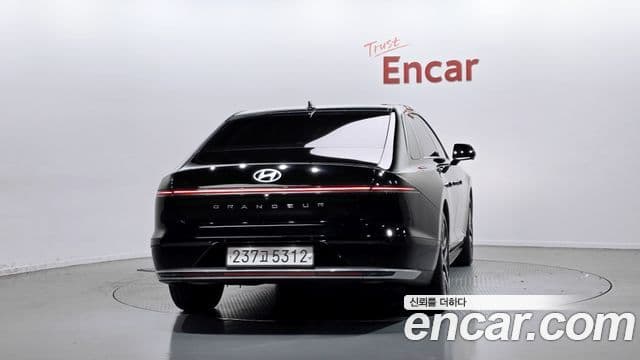 Hyundai Grandeur 2023 — ფოტო 4/20